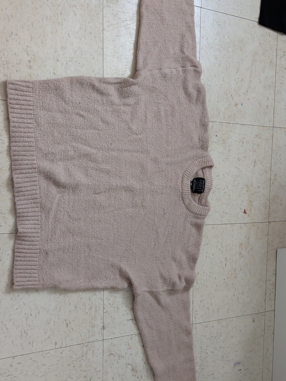 Urban Heritage Cozy Crewneck Sweater in Blush Pink